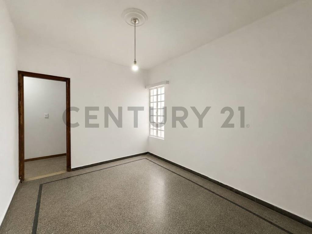 Alquilado en $ 28.500 - 2 dormitorios-2 patios- GC bajos-...