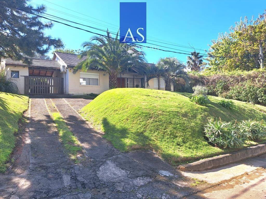 xclusiva Casa con Piscina y Gran JardÃ­n en del