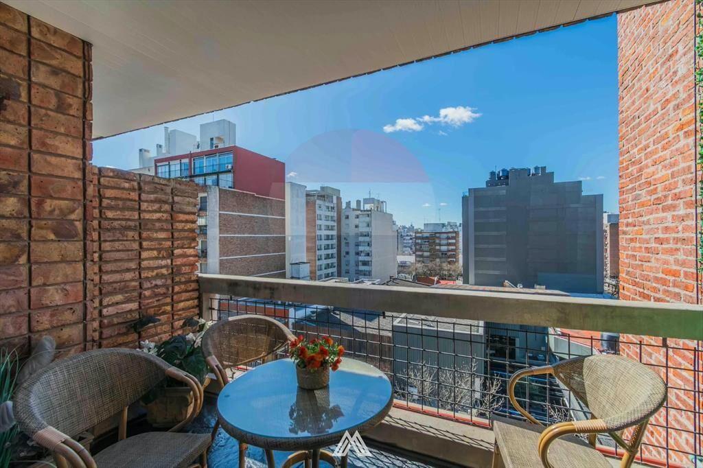 Venta apartamento, 2 dorm., terraza, Pocitos.