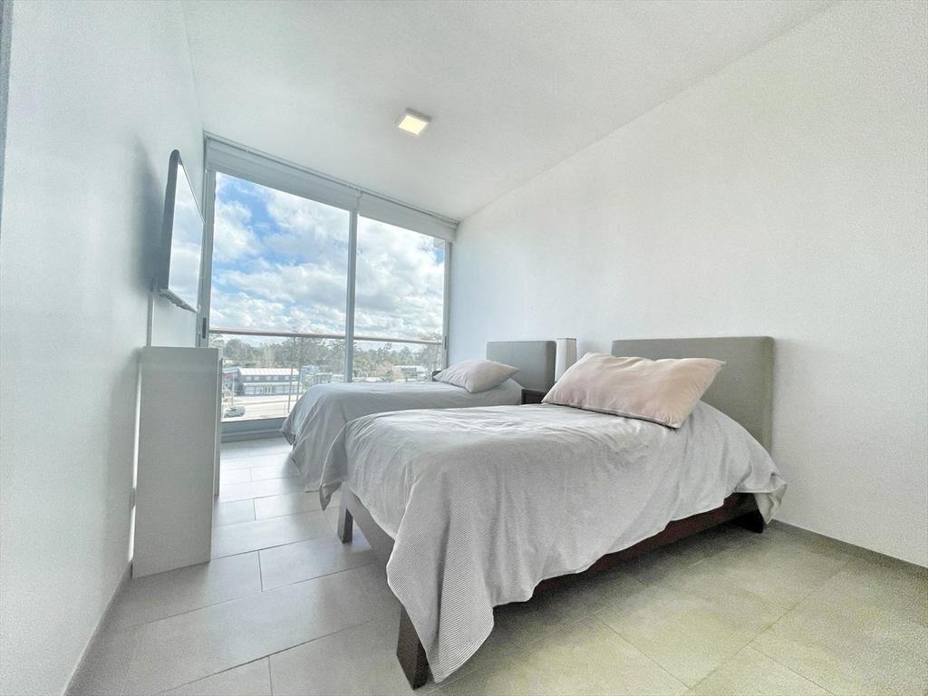 Venta de apartamento en La Barra frente al mar
