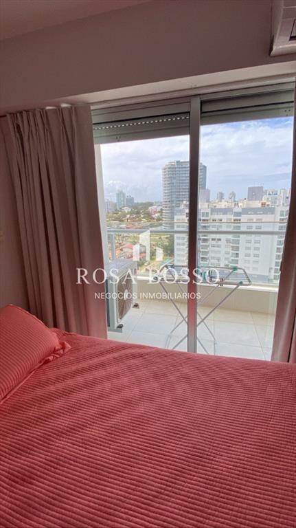 Apartamento en alquiler temporario Playa Mansa 2