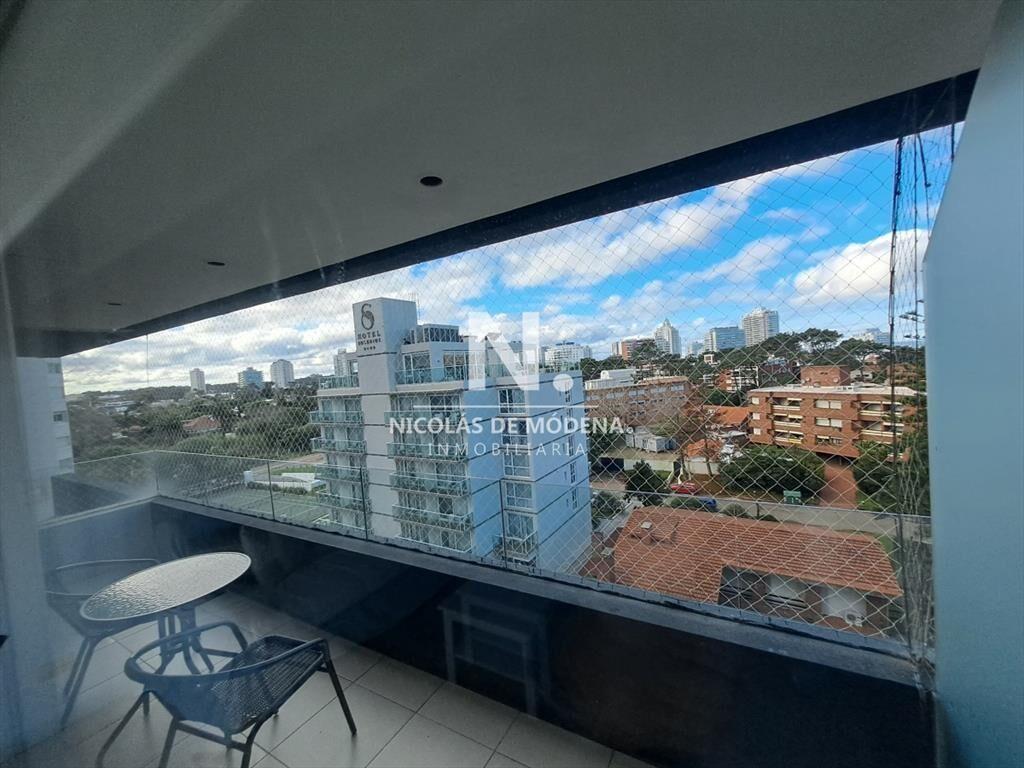 Vende departamento de 3 dormitorios y excelentes