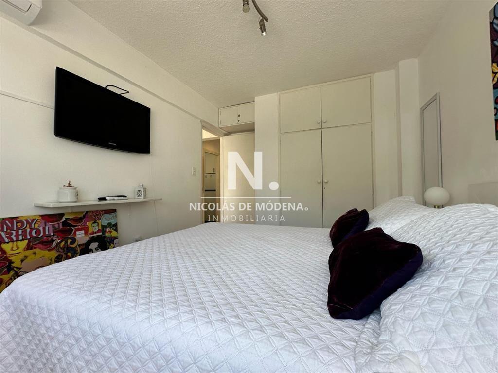 Apartamento en venta en Peninsula a 100 mts de la