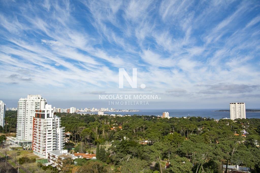 Departamento en venta de 3 dormitorios con vista