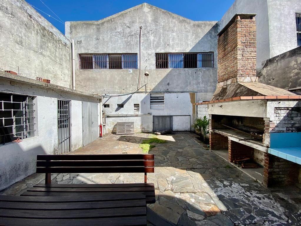 Padrón único, vivienda u oficinas + deposito. Gran potencia