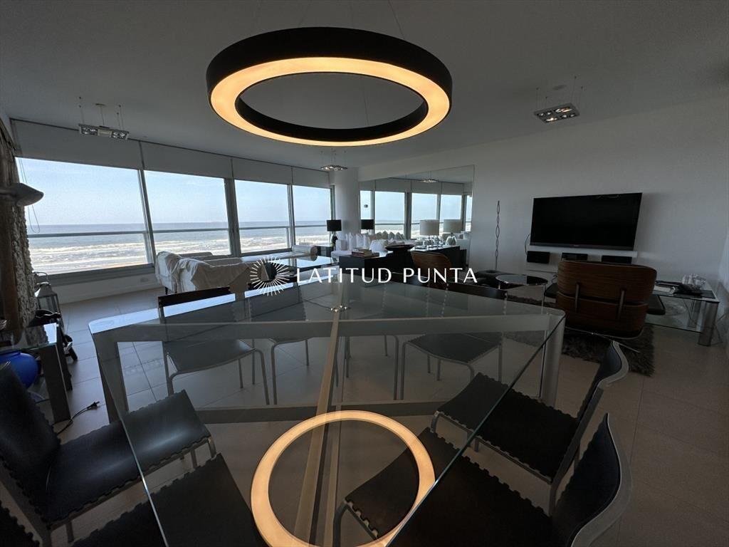 Apartamento en Le Parc, 3 suites más dependencia