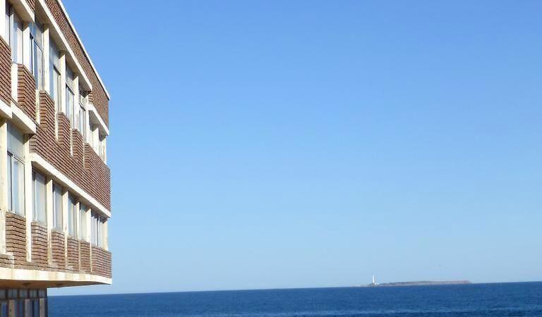 Playa Brava sobre Rambla a metros del mar. Apartamento 1 do