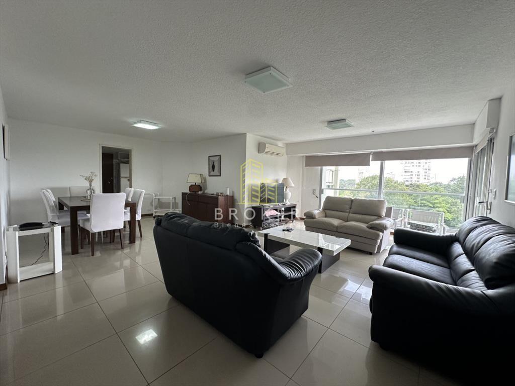 Alquiler anual de apartamento de 3 dormitorios