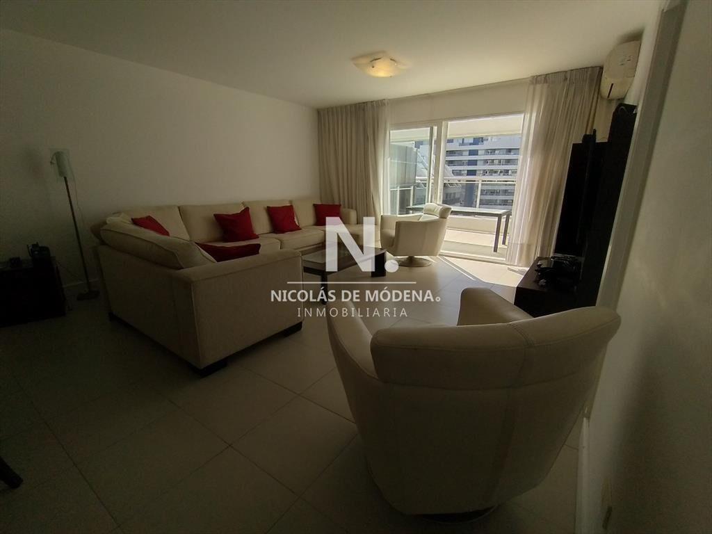 pent house con vista a playa brava y playa mansa