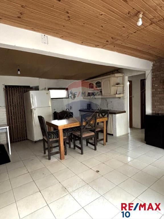 Casa, 2 dormitorios, se vende.