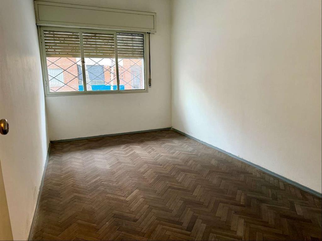 Venta casa 2 dormitorios más servicio, escritorio, garaje p