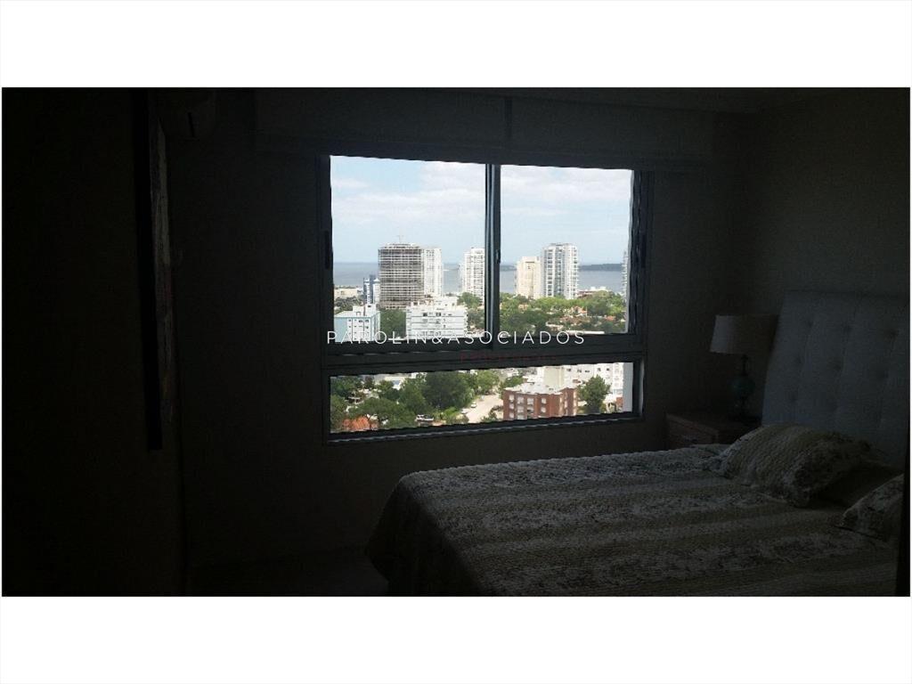 Apartamento en venta en Torre Ocean Drive, Punta