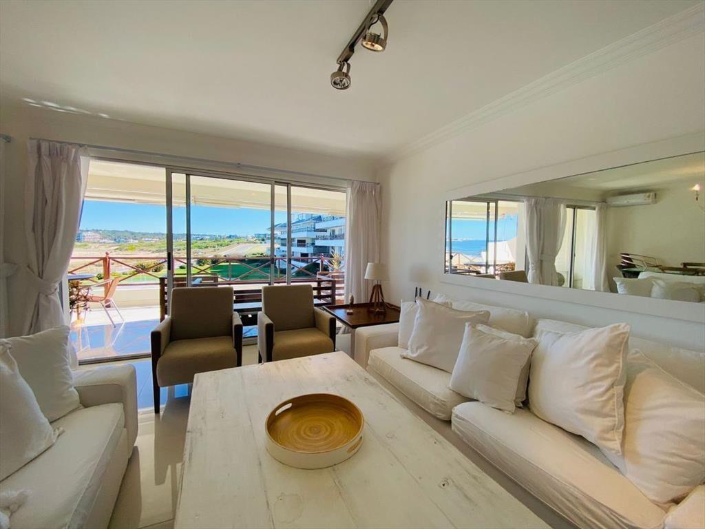 Apartamento en Venta 3 Dormitorios + Servicio Frente al Mar