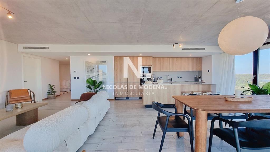 Apartamento piso bajo Surfside, 3 suites + den