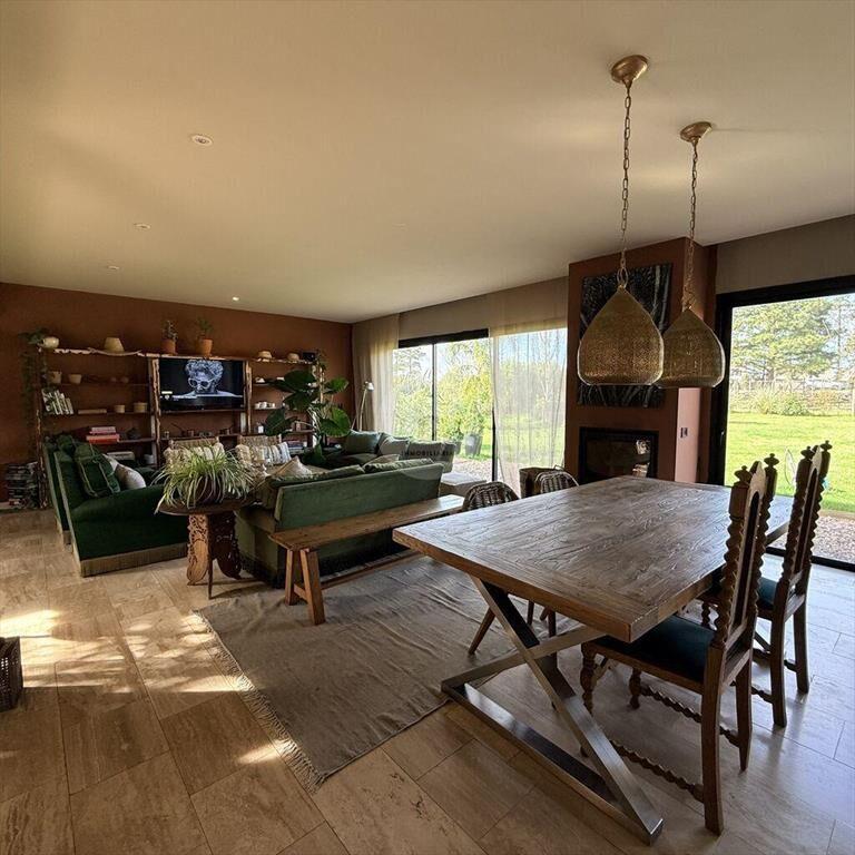 Casa de 3 dormitorios, 3 baños, diseño y paisajismo en Viñe