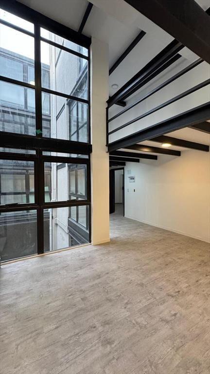 Excelente loft en ciudad vieja por peatonal Sarandí.