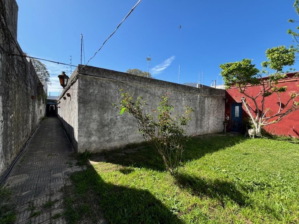 Oficina Sosa - Suarez y Bulevar próximo. Casa propiedad ho