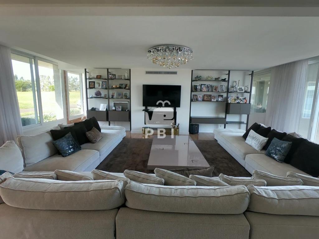 Venta de Chacra 6 DORMITORIOS en Laguna del Punta