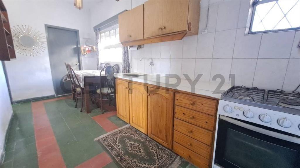 Venta|Casa prox Shopp y Centro|2dormitorios|cochera|parri...