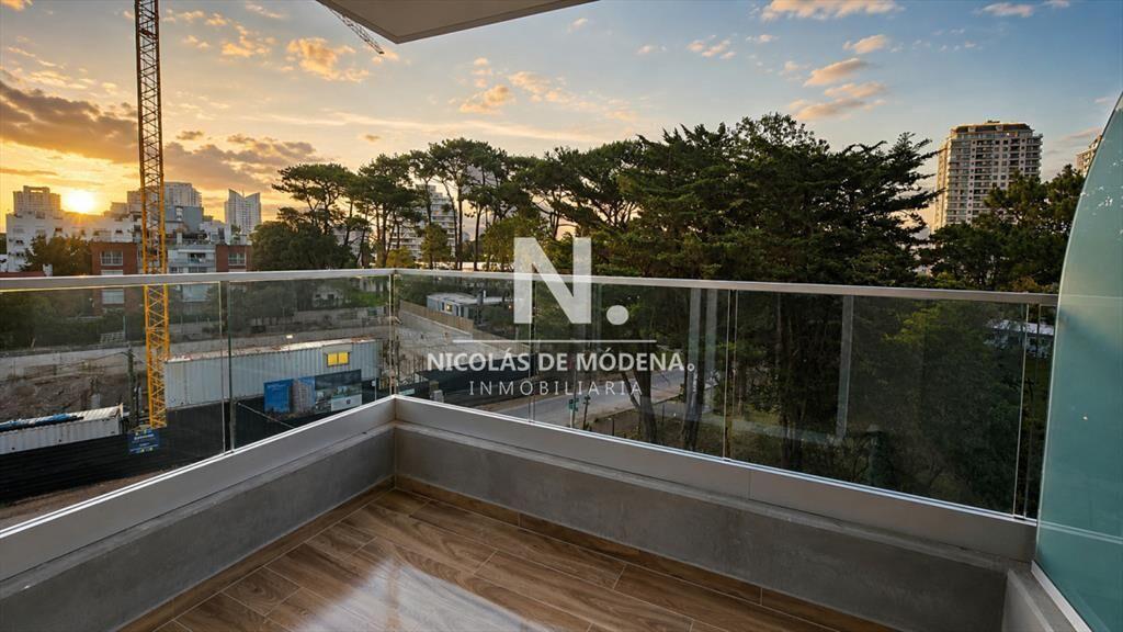 Apartamento de 1 dormitorio en venta, con vista a
