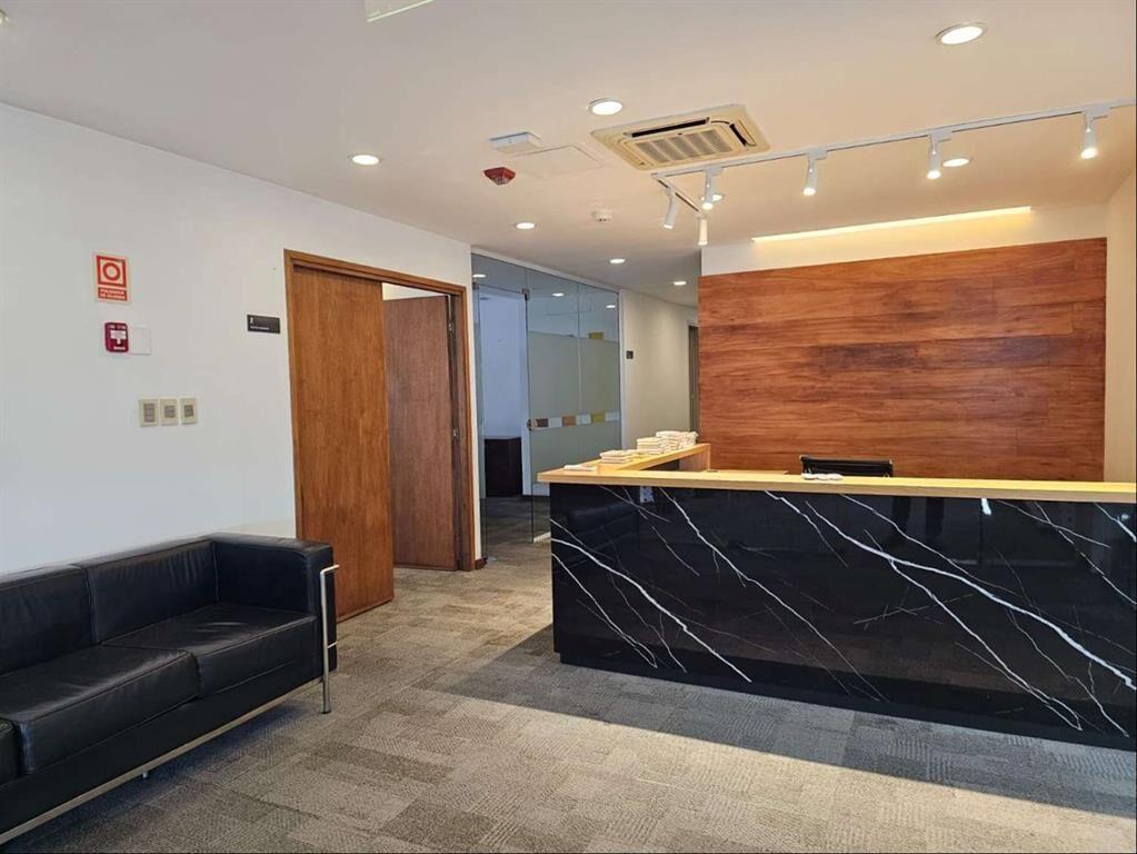 ALQUILER o VENTA - OFICINA - CIUDAD VIEJA