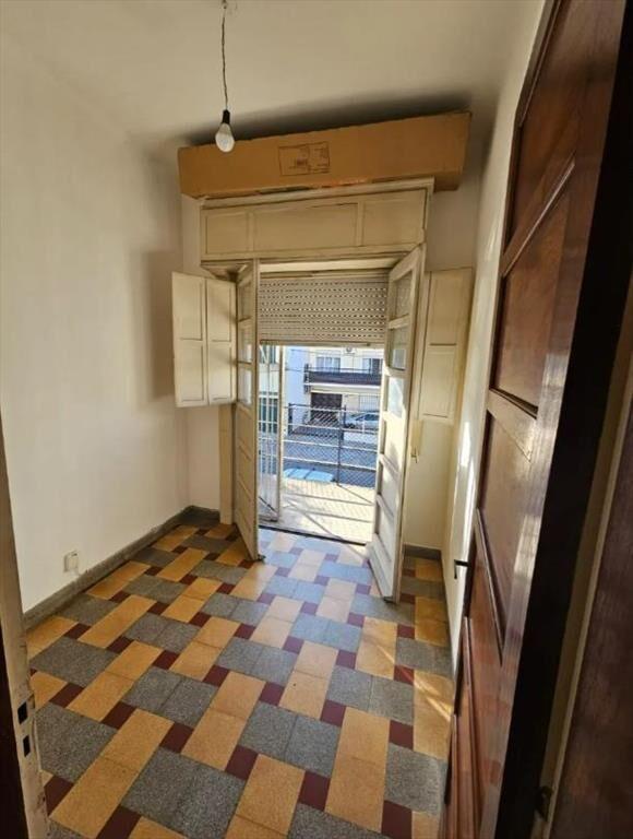 Venta apartamento de 3 dormitorios, 2 baños y patio con par