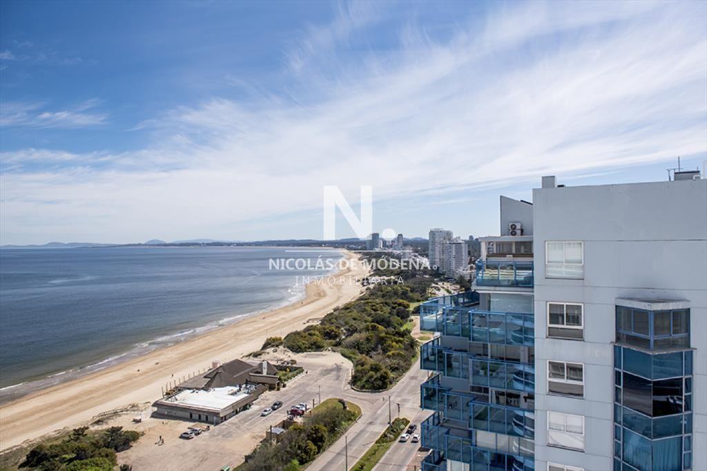 Vende Semi Piso en Millenium, Punta del Este