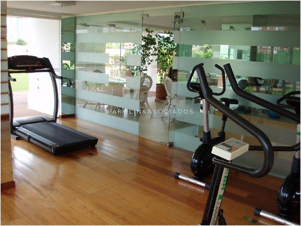 Apartamento en venta a pasos del mar en Punta del Este.