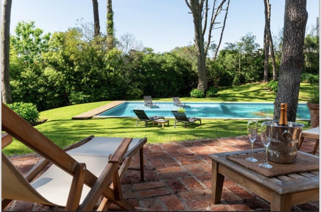 Excelente casa de 5 dormitorios mas dependencia y