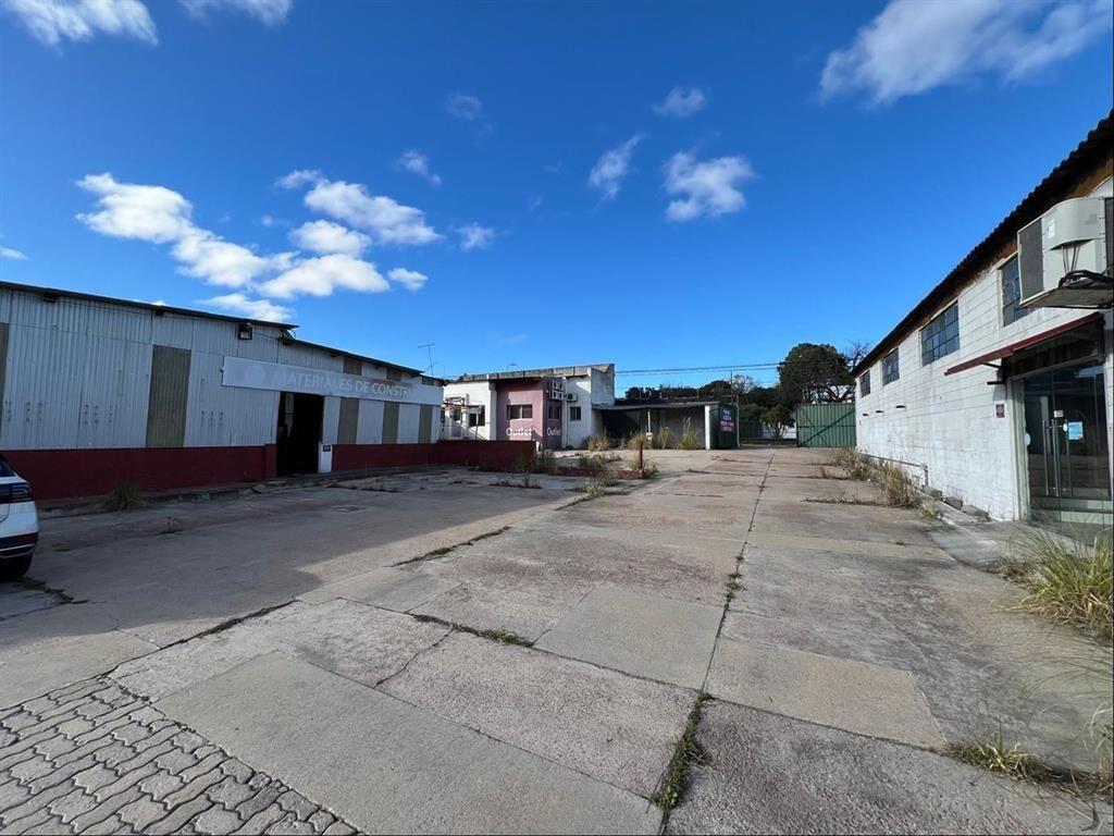 Alquiler local de 5650m2 en Maroñas