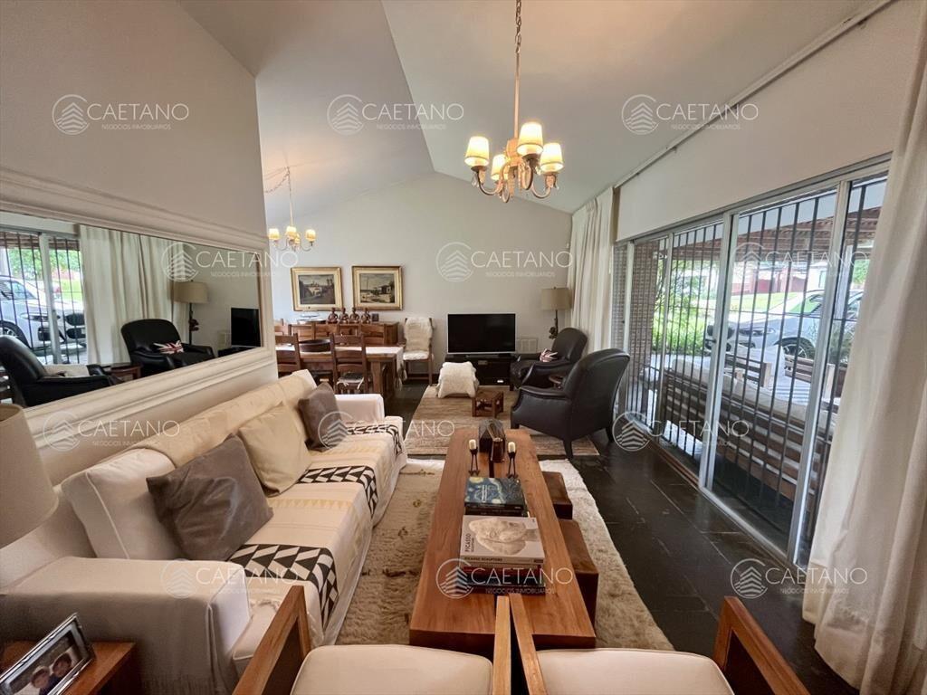 Venta casa 3 dormitorios. Pinares, playa mansa