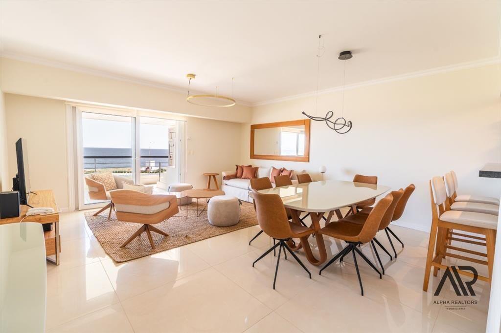 Apartamento en venta de 3 dormitorios c/ cochera en P. B...