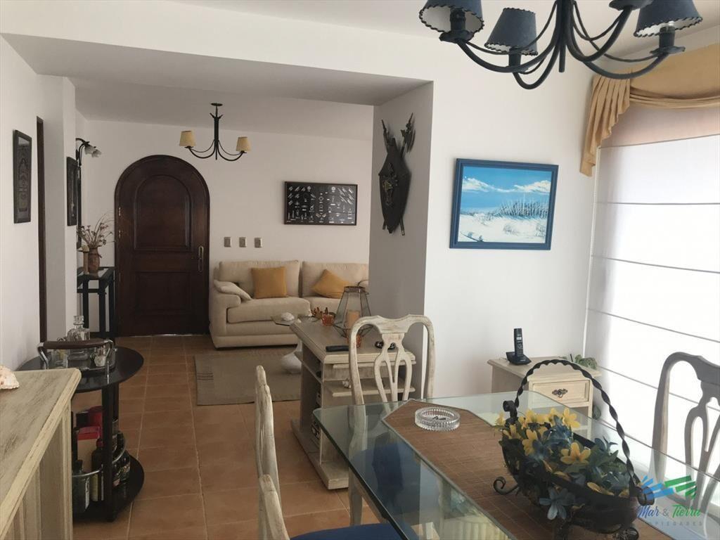 Estupenda esquina, vista al mar, en lote de doble