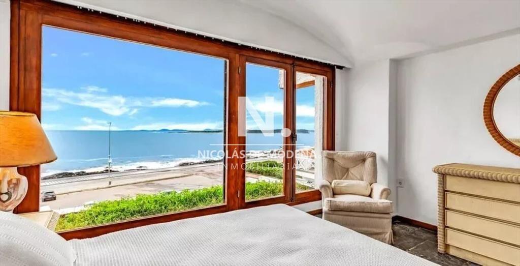 Apartamento de 4 Dormitorios en el Corazón de