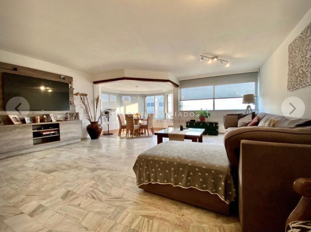Apartamento en venta de 3 dormitorios + en Punta