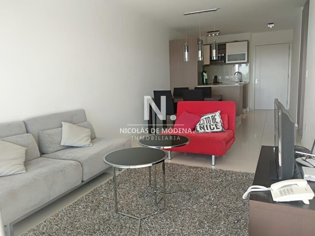 Excelente apartamento ubicado en Av. Roosevelt y