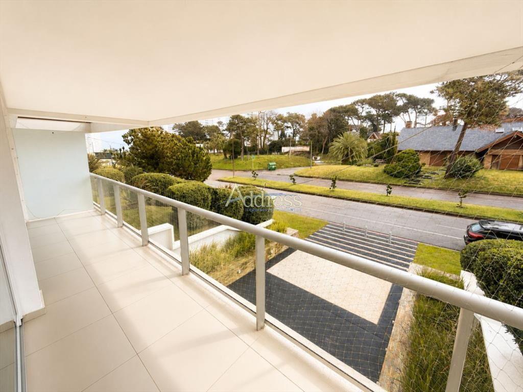 Excelente apartamento en venta en Punta del Este.