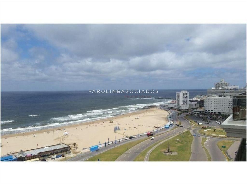Pent-House en venta de 3 dormitorios en Torre del