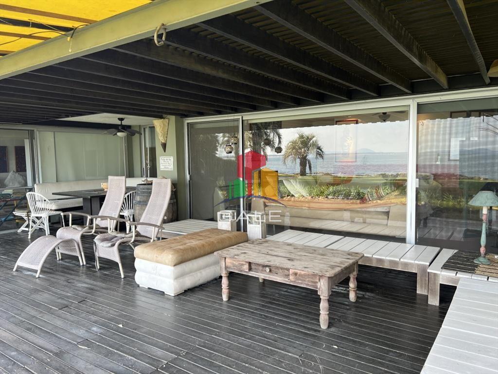 Venta de destacado apartamento en Punta Ballena,