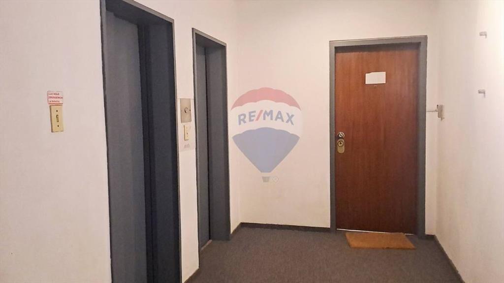 VENTA OFICINA CON RENTA CIUDAD VIEJA