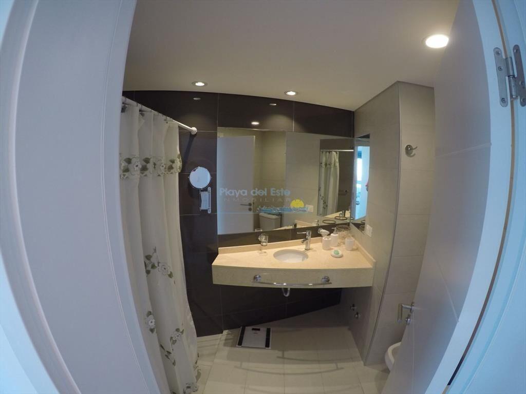 Apartamento en alquiler de 3 dormitorios en Punta