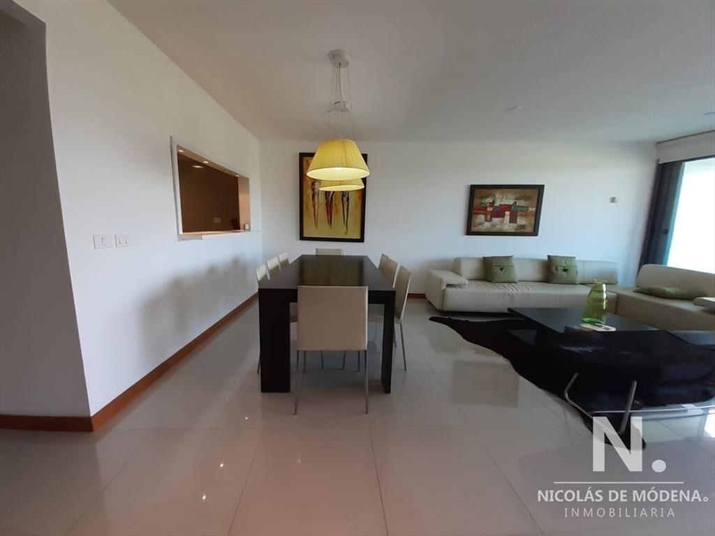 Apartamento de 3 dormitorios. Playa Brava. Rincón del indi