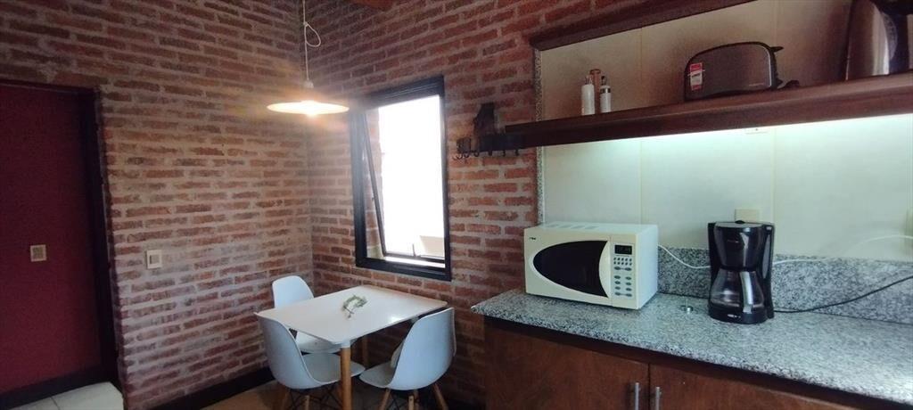 Alquiler, 4 dormitorios Laguna Blanca, AA.