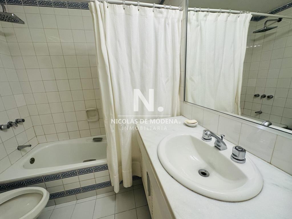 Alquiler y venta de apartamento 3 dorm. mas dep. playa brav