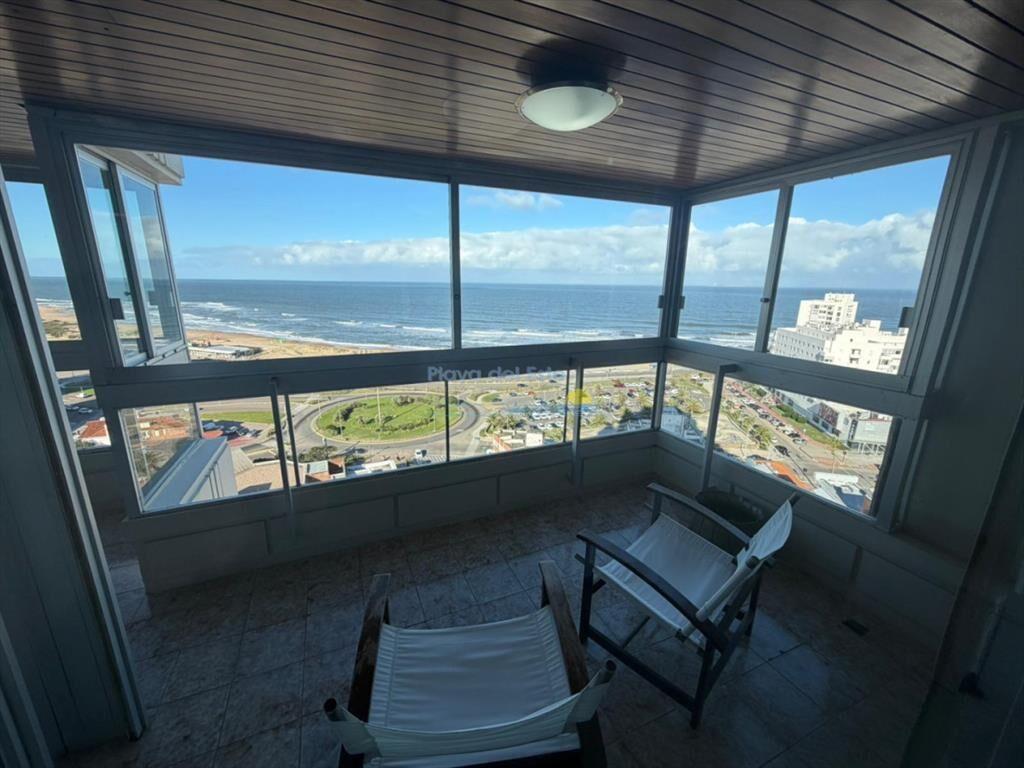Apartamento de 3 dormitorio en alquiler anual e ,