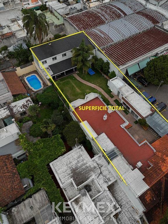 Venta Dos Casas más Apartamento en el Prado. Un solo padrón