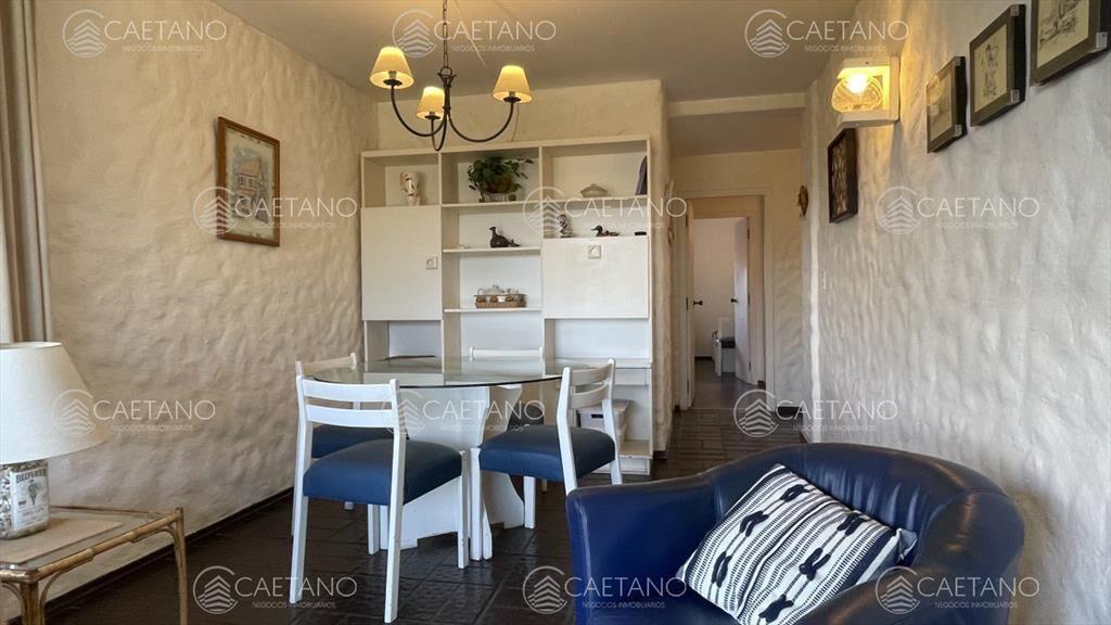 Venta de apartamento de dos dormitorios en Playa