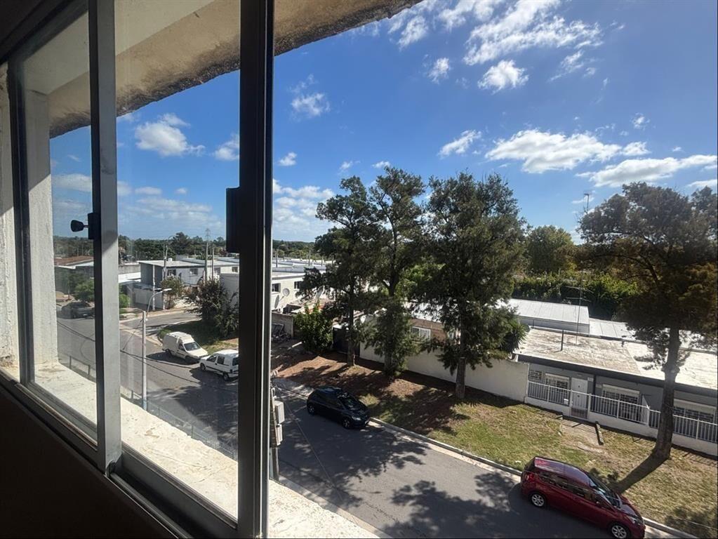 Apartamento en Parque Jardín Colón en venta. Tercer piso. Y