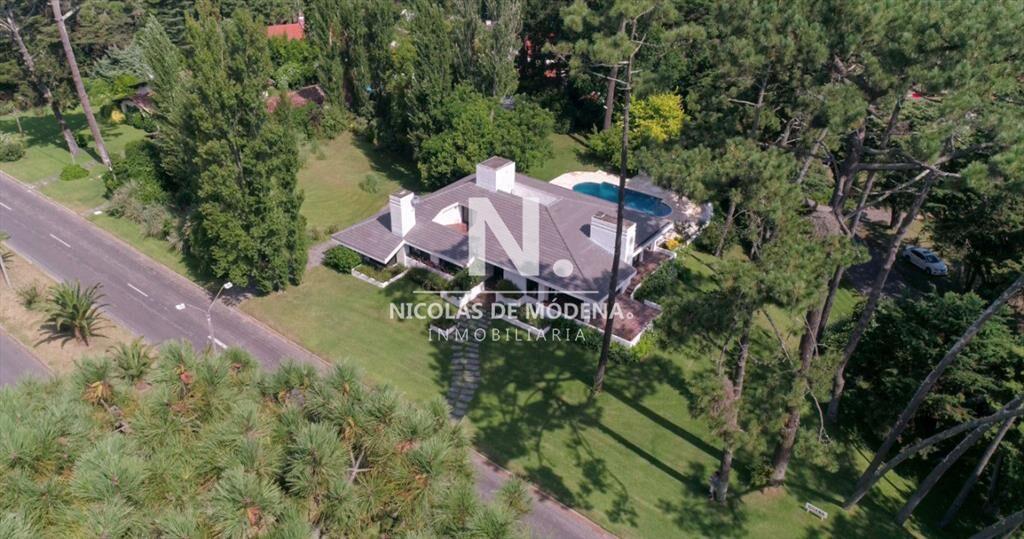 Hermosa casa en venta en zona residencial
