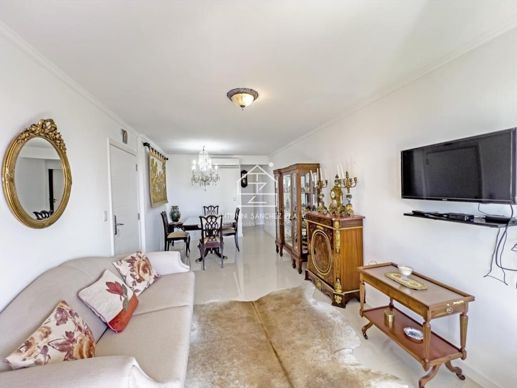 Apartamento de dos dormitorios ubicado sobre la mansa.